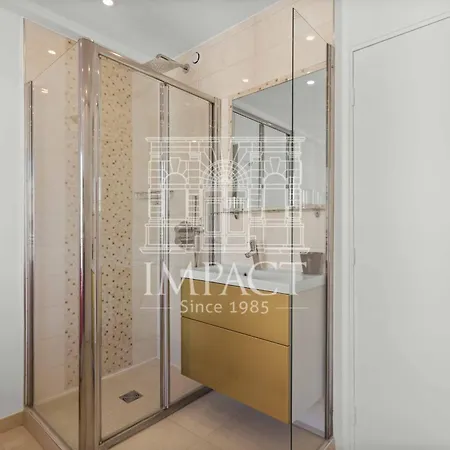 Ref 2019 - For Rent Center Apartment