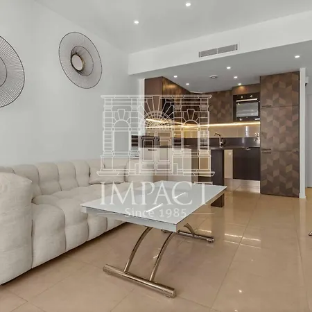 Ref 2019 - For Rent Center Apartmán