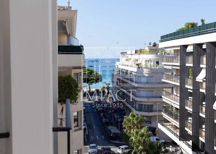 Ref 2019 - For Rent Center Apartmán Cannes